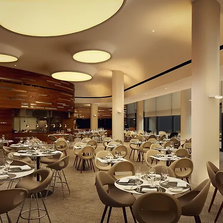 Doubletree By Hilton فندق فروتسواف