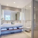 فندق Doubletree By Hilton فروتسواف