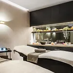 ダブルツリー バイ ヒルトン ホテル 5*