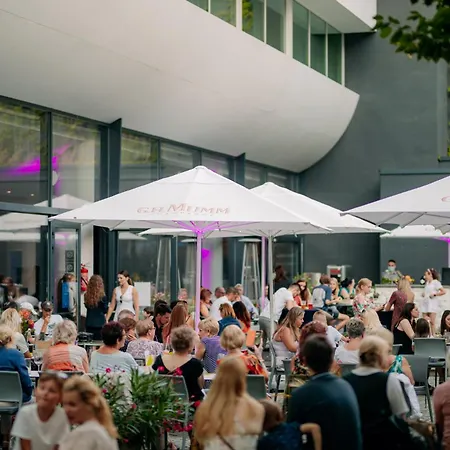 Doubletree By Hilton Hotell