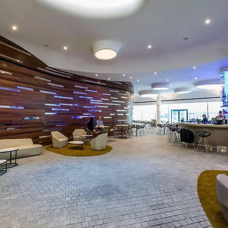 Doubletree By Hilton Hotel
