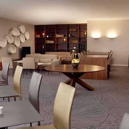 Doubletree By Hilton Hotel